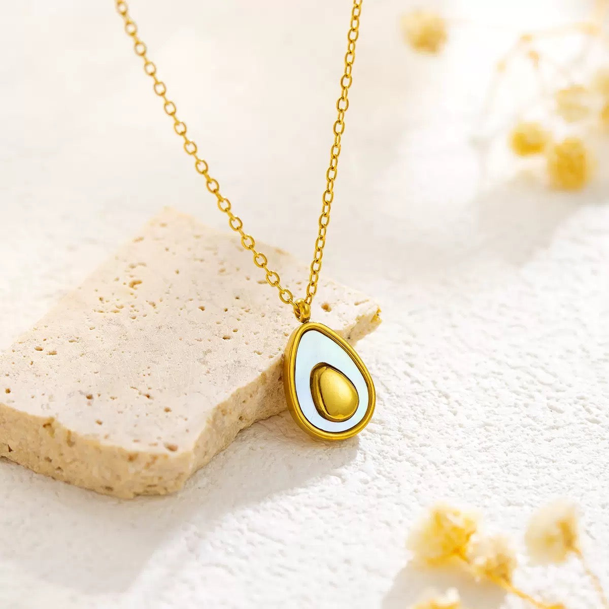COLLAR AGUACATE