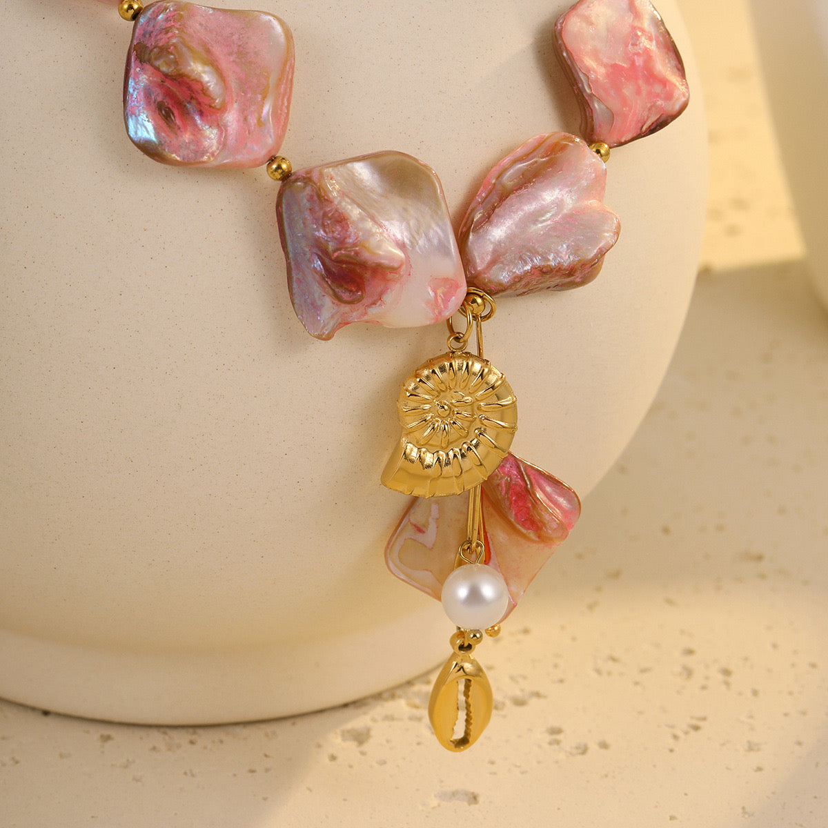 COLLAR MIRANTE