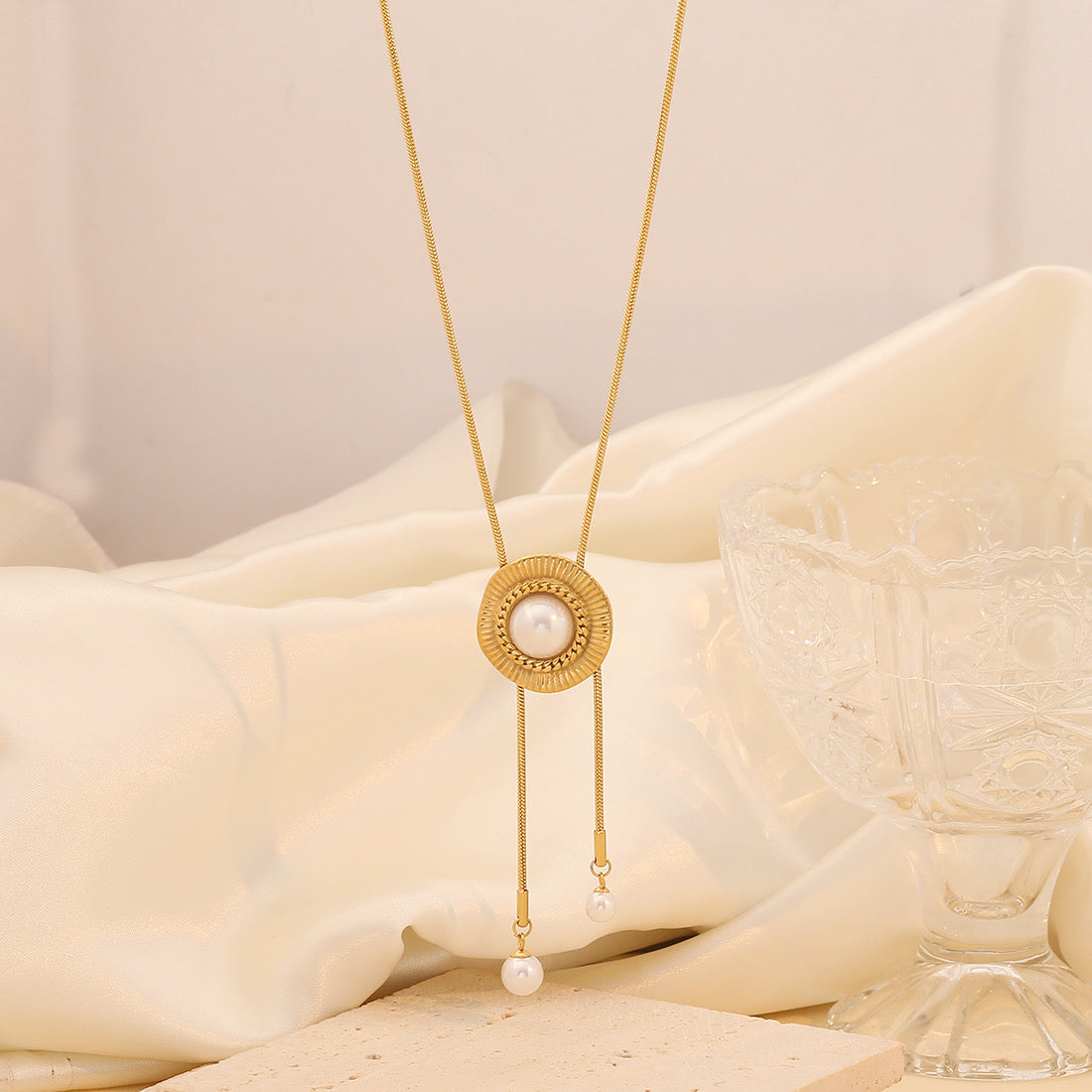 COLLAR THE EYES