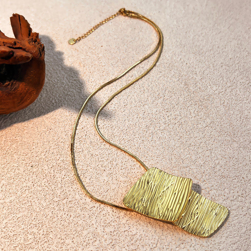 COLLAR ARRABIATA