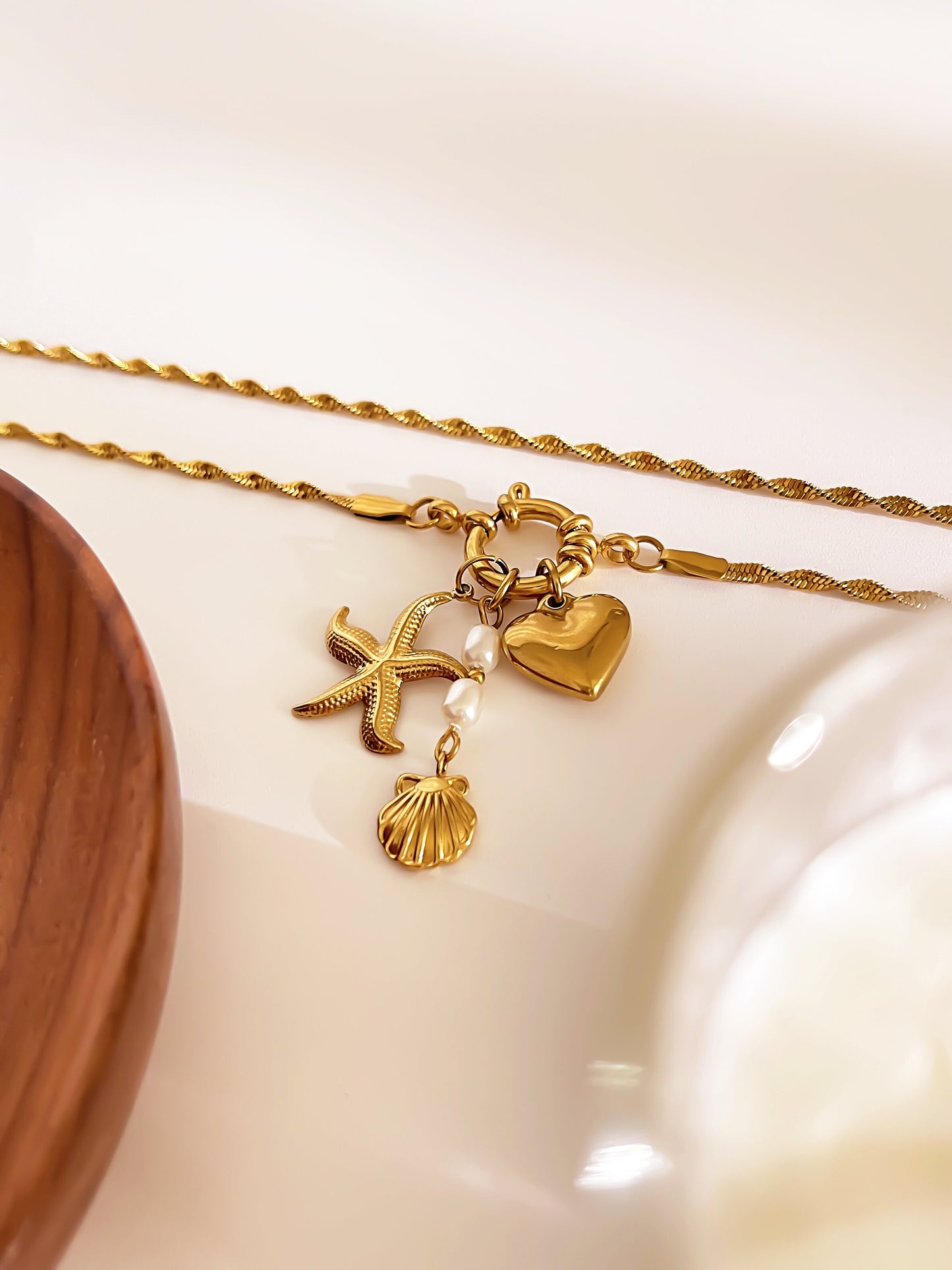 COLLAR CHARMS BEACH