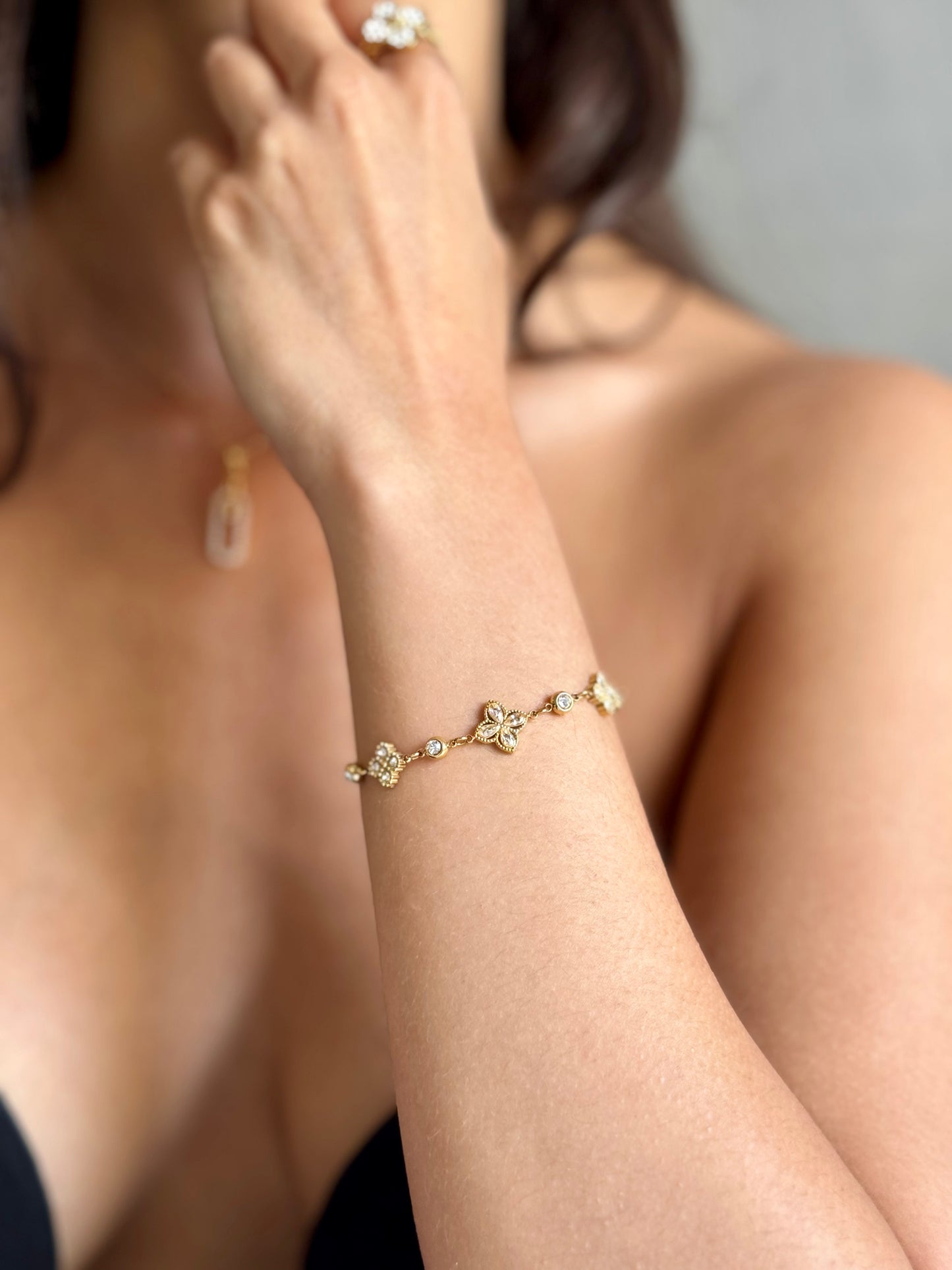 PULSERA LEAVES