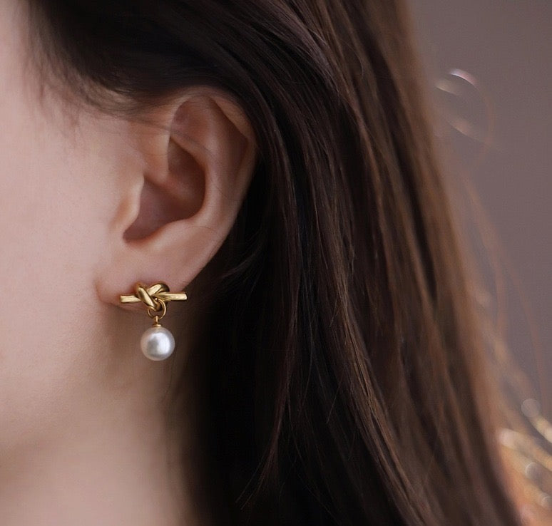 PENDIENTES NUDO