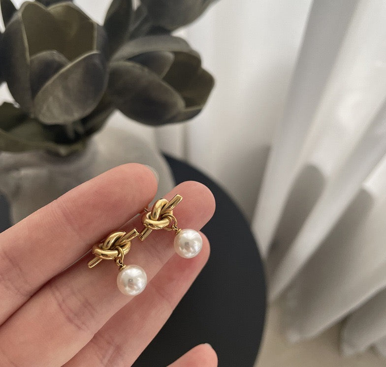 PENDIENTES NUDO