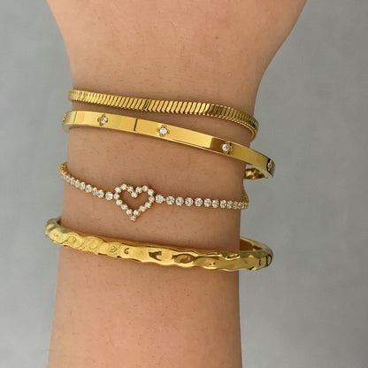 BRACELET HOLES